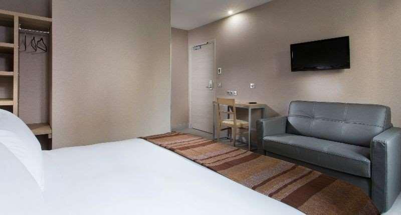 Hotel Des Pavillons Paris Room photo