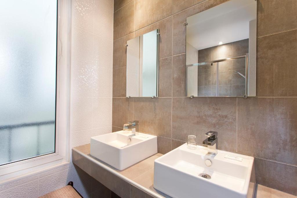 Hotel Des Pavillons Paris Room photo