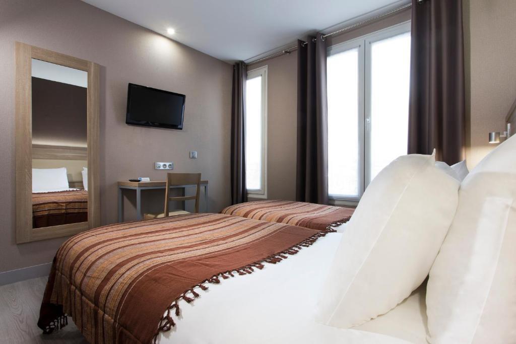 Hotel Des Pavillons Paris Room photo
